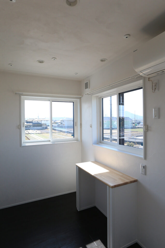 江郷建設　室内