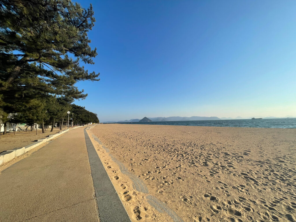 瀬戸内らしい風景には欠かせない白砂青松の海岸。
