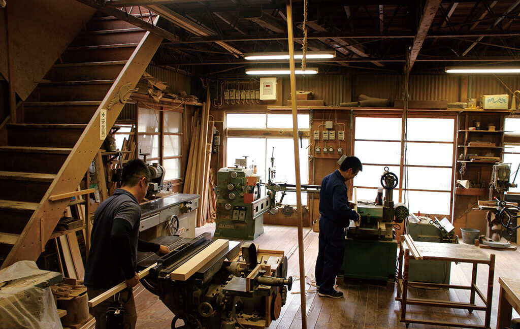 建具職人の石井 隆一さん・匠さん