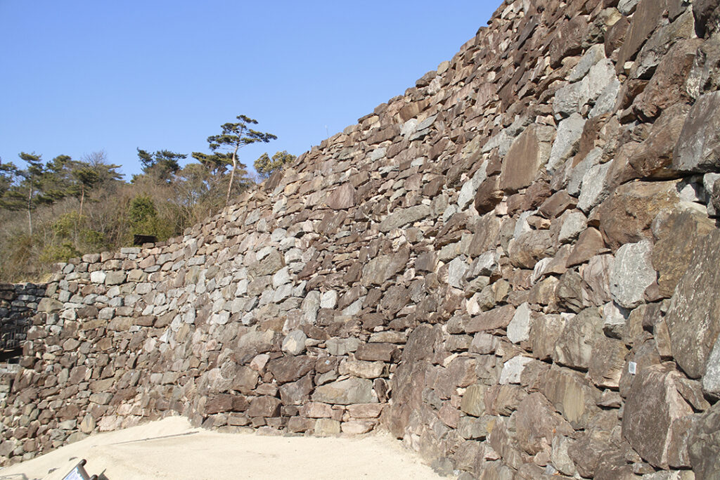 古代山城「屋嶋城」の復元遺構