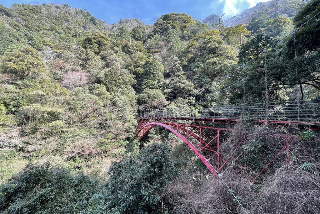 遠登志渓谷