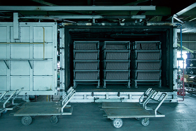 コンピューターと職人の合わせ技で生み出す逸品の数々