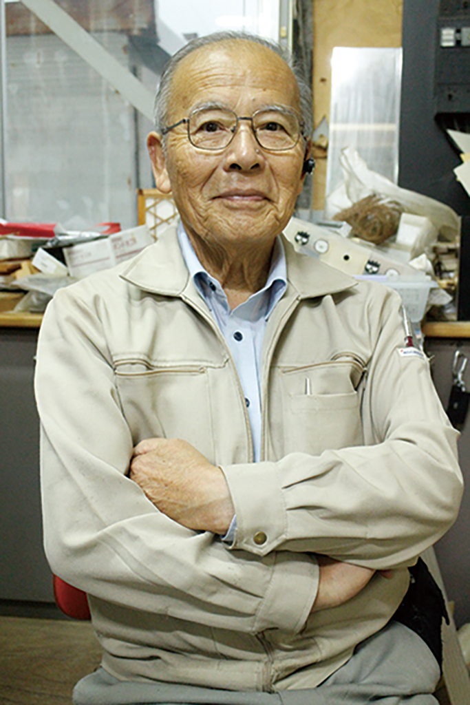 伝統工芸士の大井淳一さん