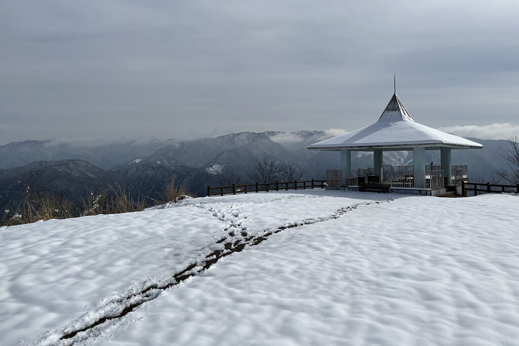 翠波峰の西峰展望台