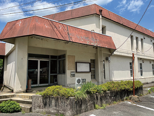 庄原市役所西城支所の前の建物
