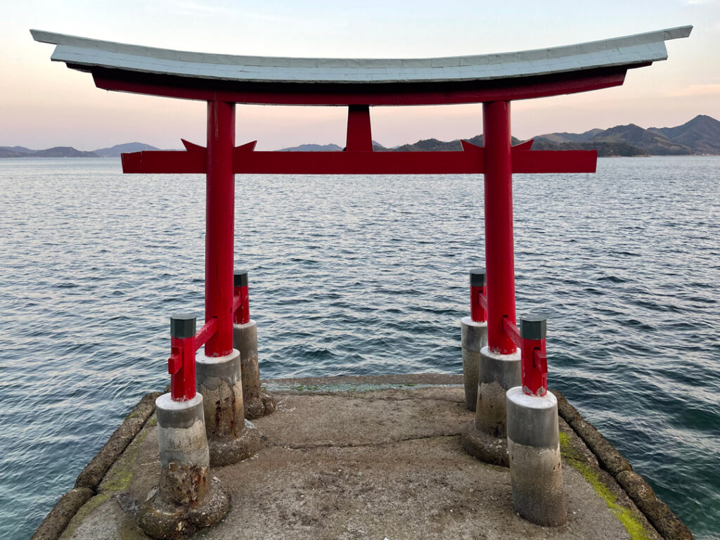 「稲荷神社」の鳥居