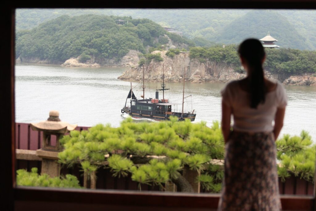 「対潮楼」から眺める鞆の浦の絶景「仙酔島」