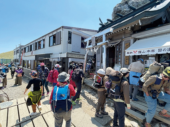 剣山頂上ヒュッテ