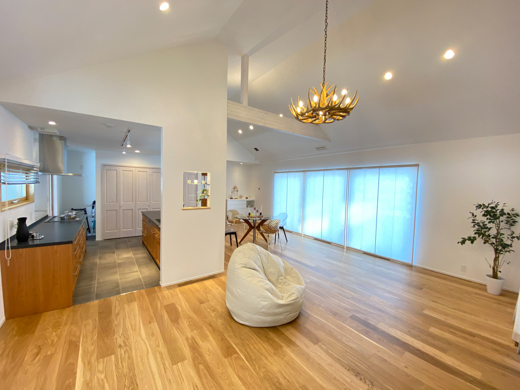 アルディ リビング