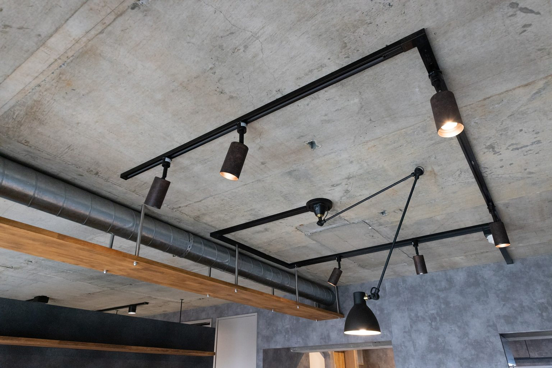 エスプラス 天井