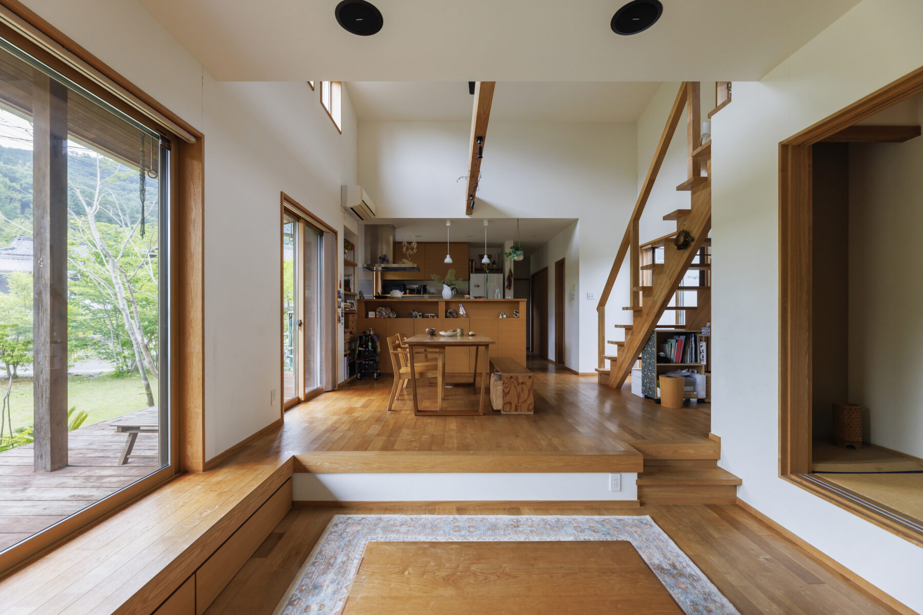 小川建美 リビング