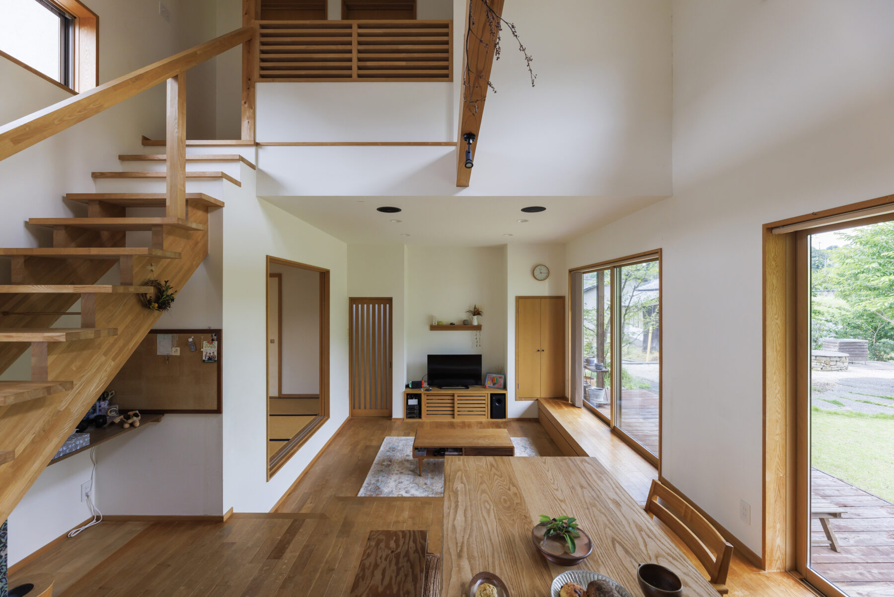 小川建美 リビング