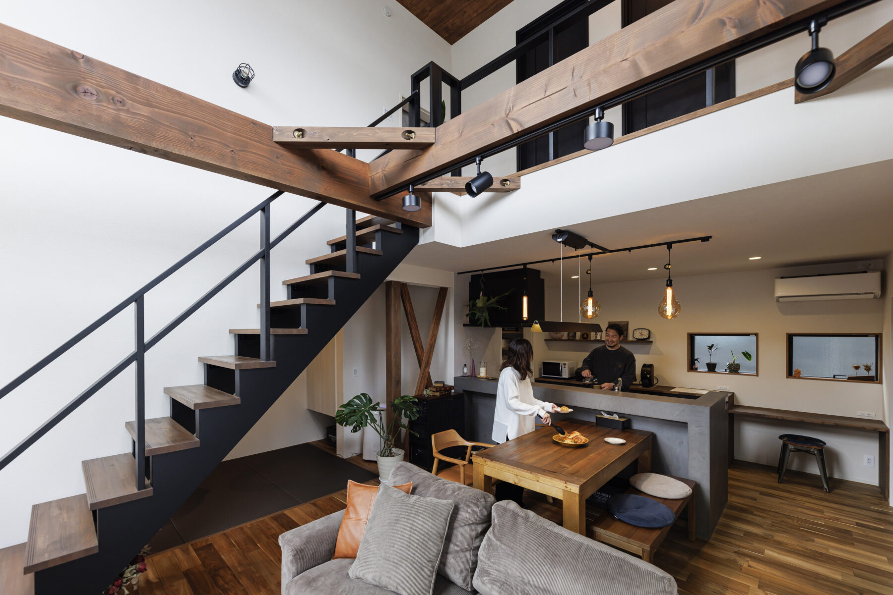 小川建美 リビング