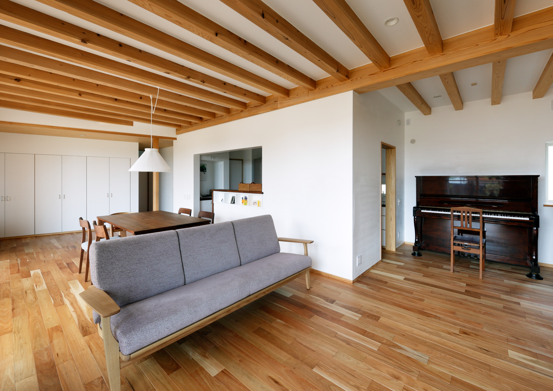 有本建設 リビング