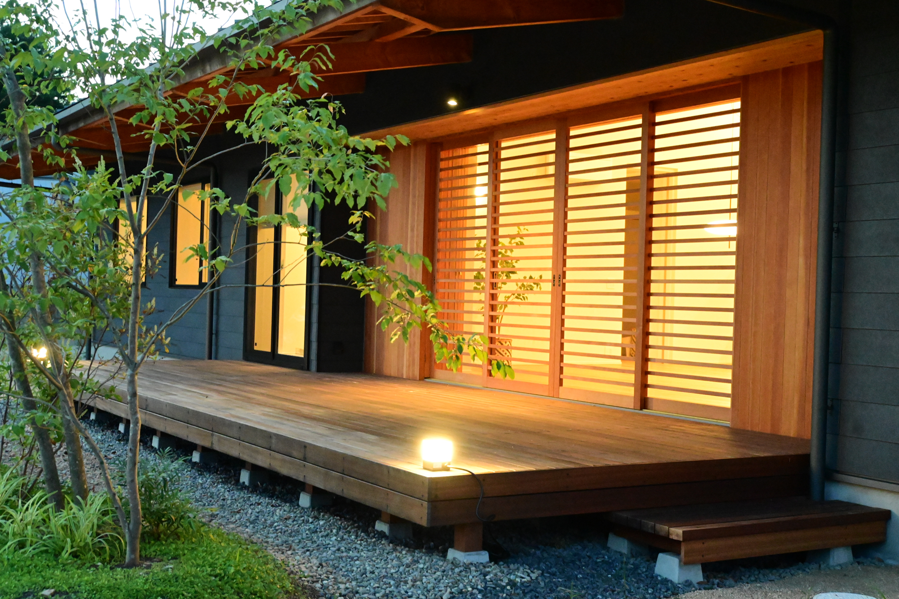 有本建設 ウッドデッキ