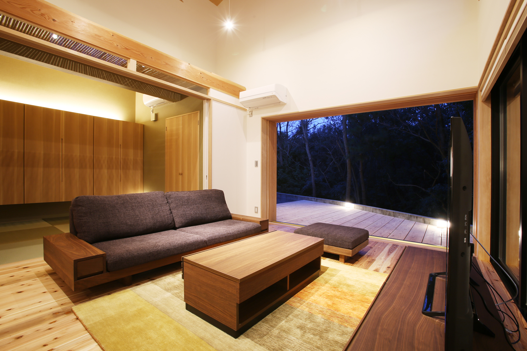 有本建設 リビング