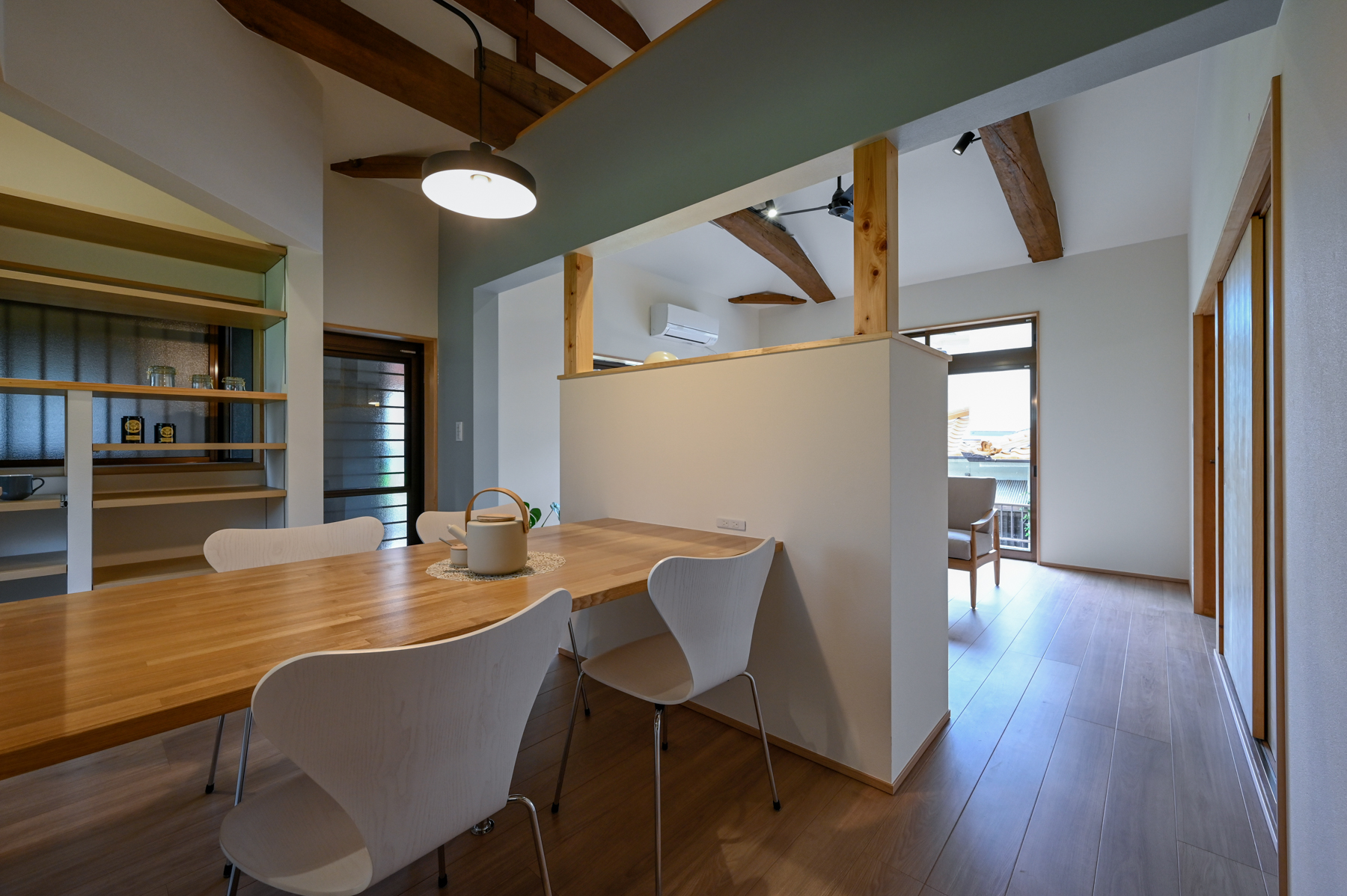 有本建設 リビング