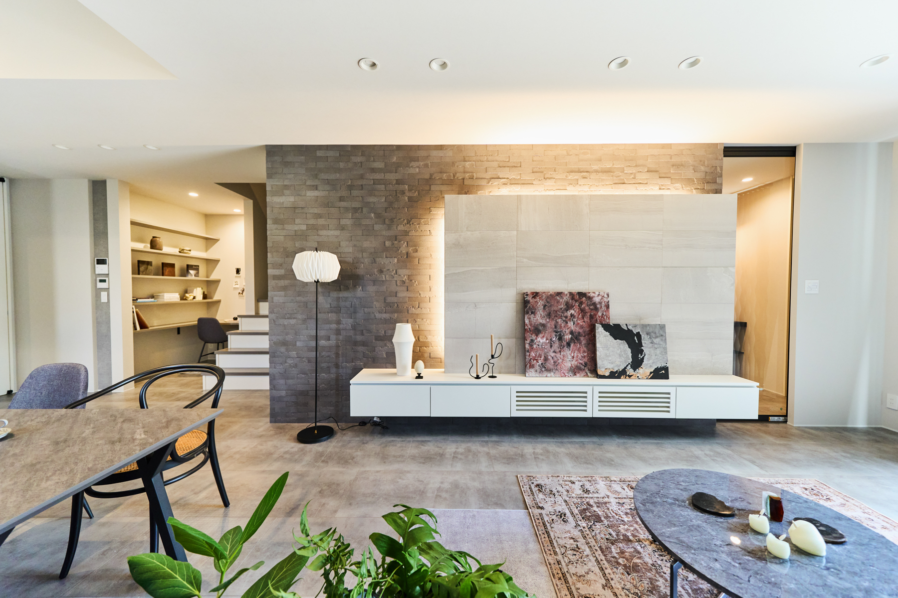 ロータリーハウス リビング