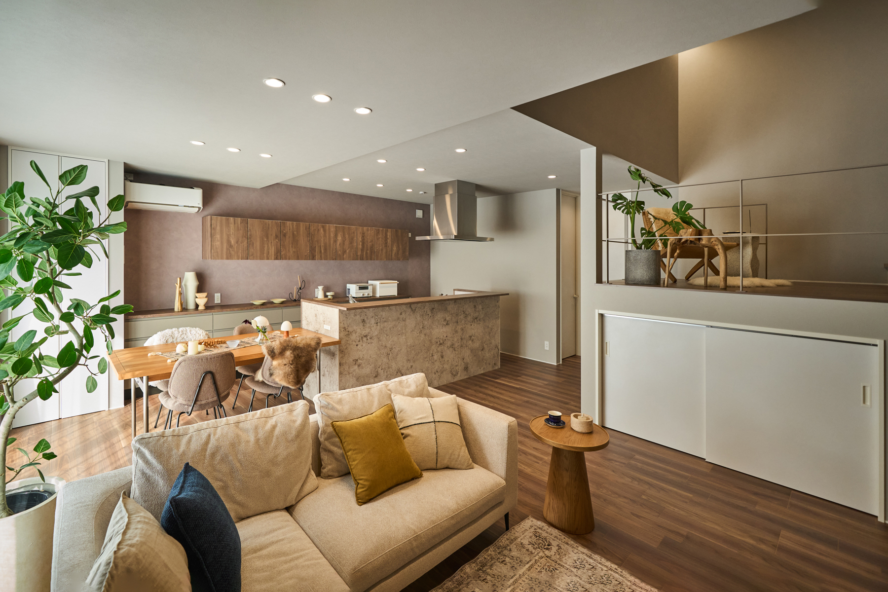 ロータリーハウス リビング