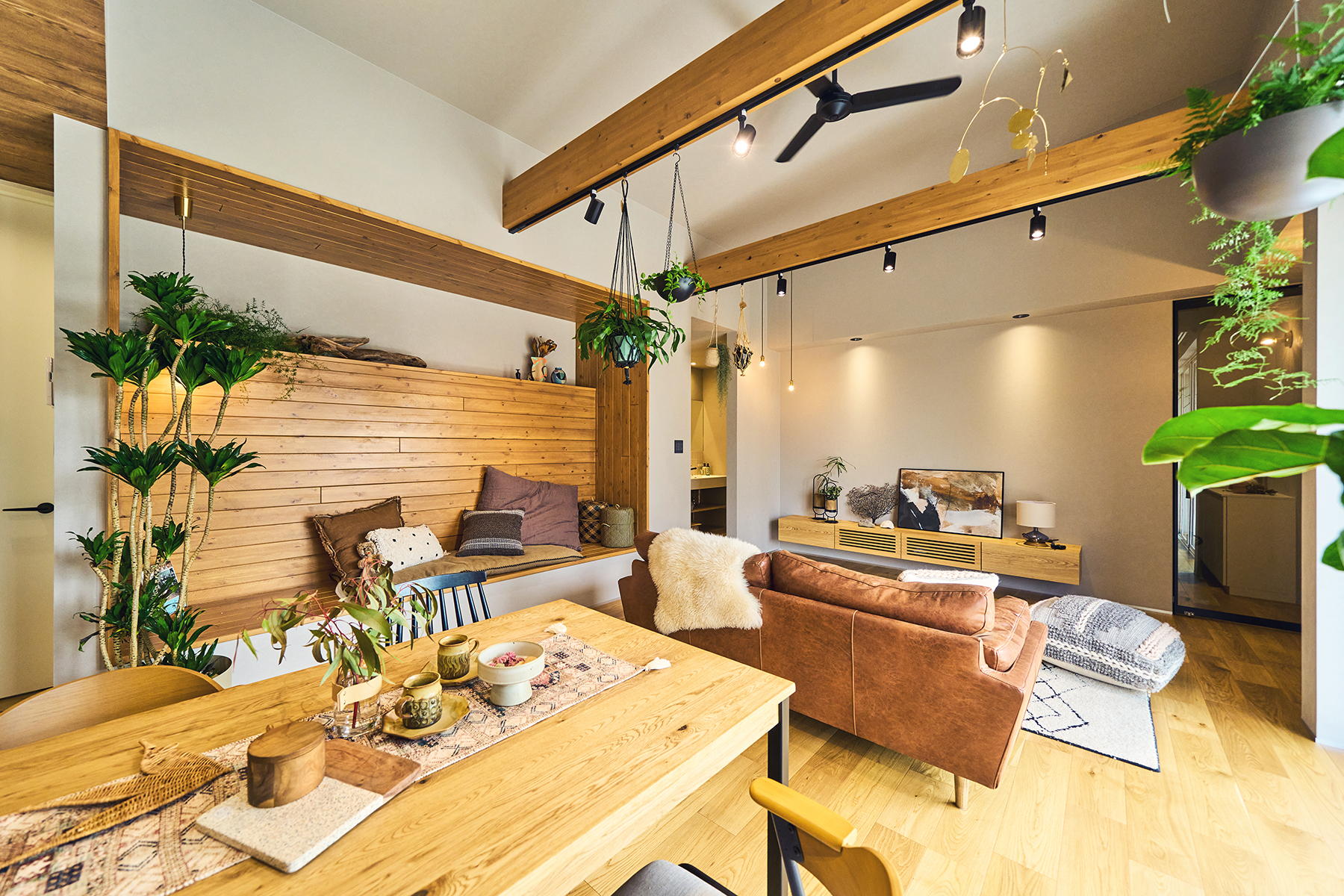 ロータリーハウス リビング