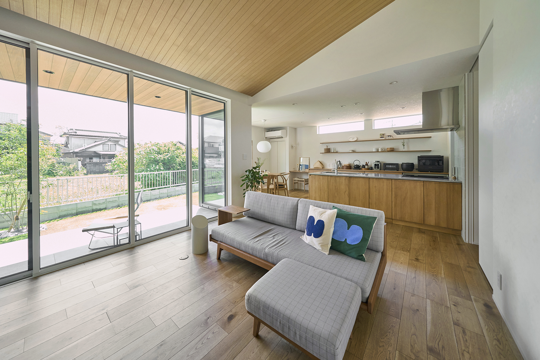 ロータリーハウス リビング