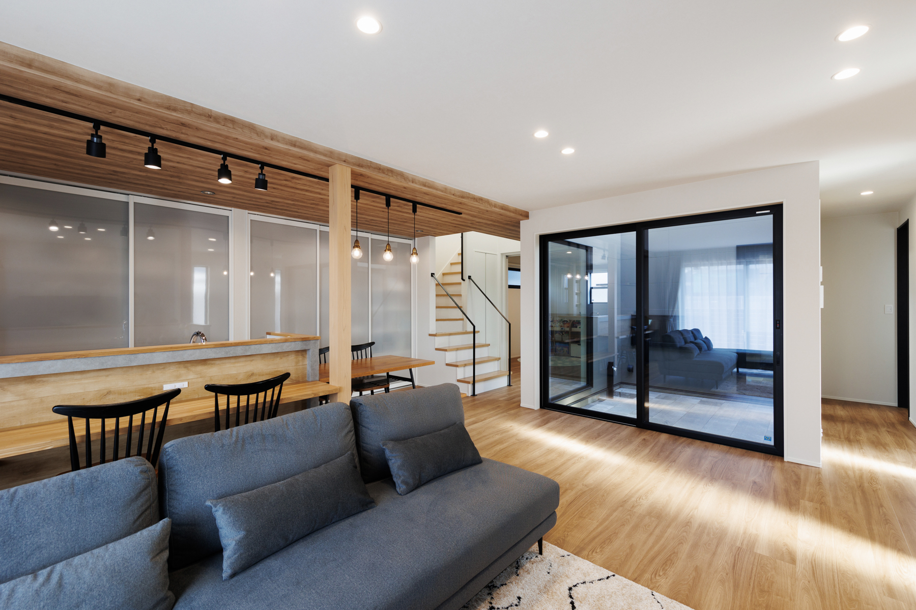 ロータリーハウス リビング